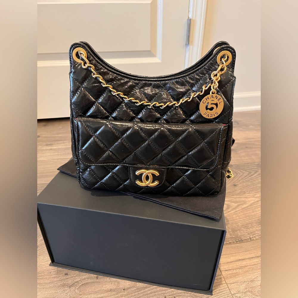 Chanel 2024 Small Wavy CC Hobo Black